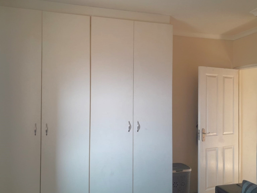 2 Bedroom Property for Sale in Whispering Pines Western Cape